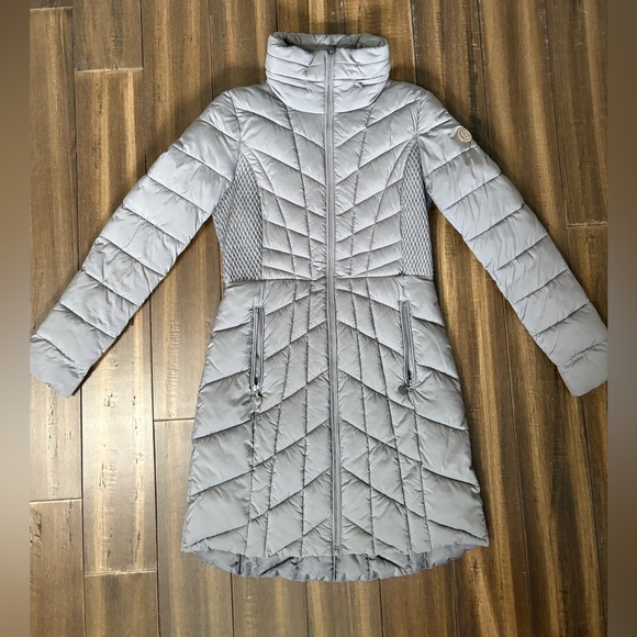Bernardo Jackets & Blazers - Bernardo EcoPlume Sz XS Gray Silver Quilted Puffer Jacket Coat Midi